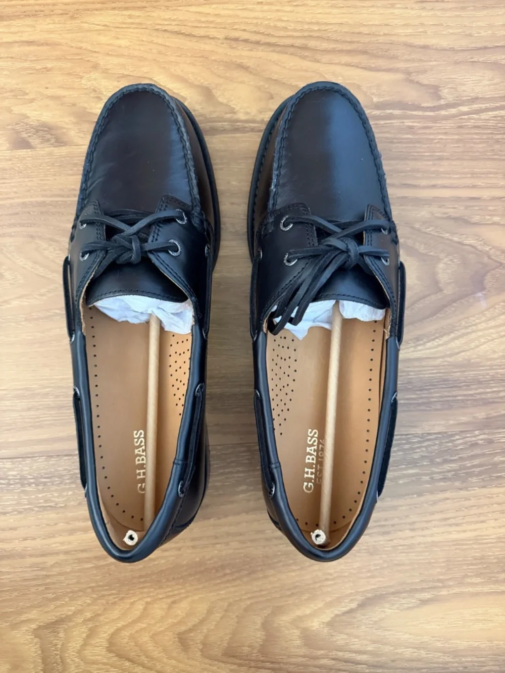G.H. Bass Regatta Boat Shoes Black Leather Men’s Size 10.5 NIB New in Box